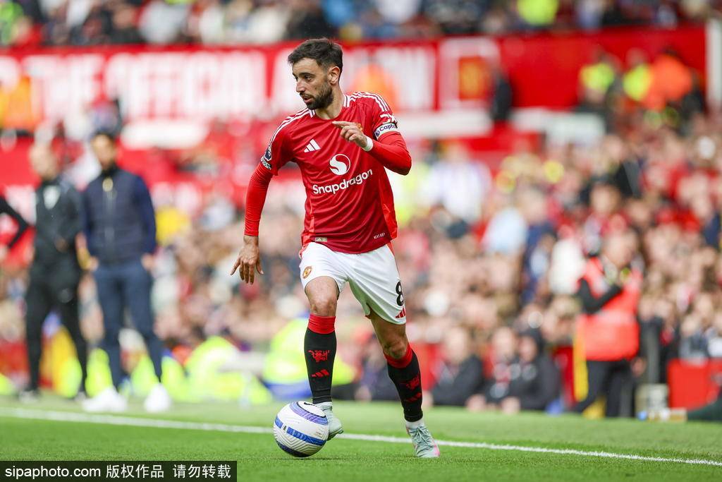 曼联真要卖B费？！拉特克利夫豪赌激怒新帅，红魔重建路在何方？！